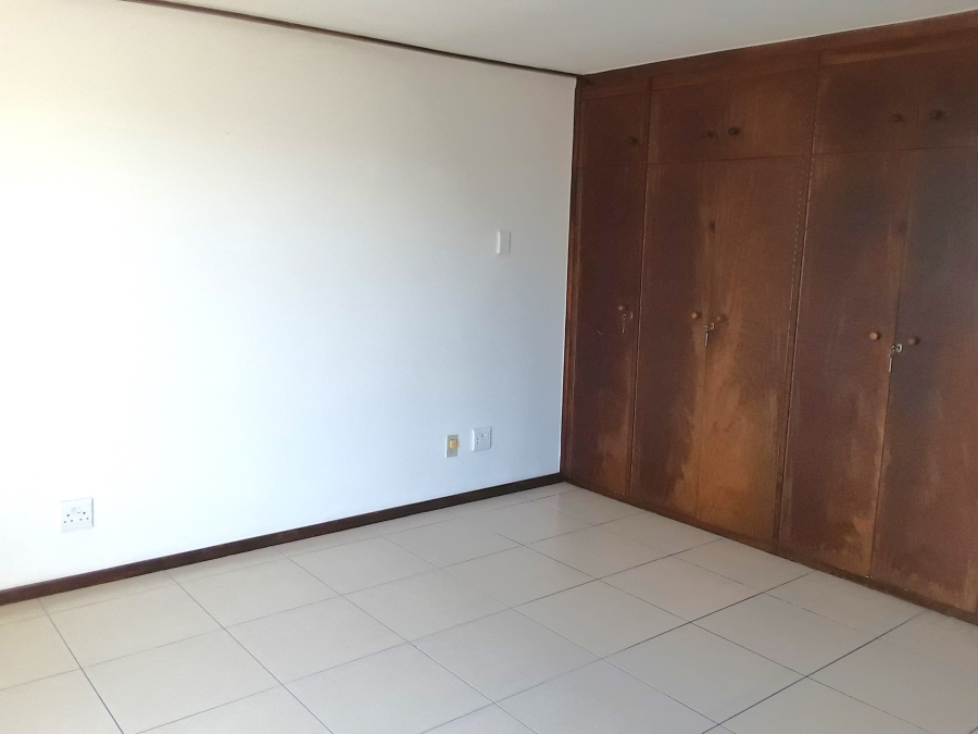 To Let 3 Bedroom Property for Rent in Strand South Western Cape
